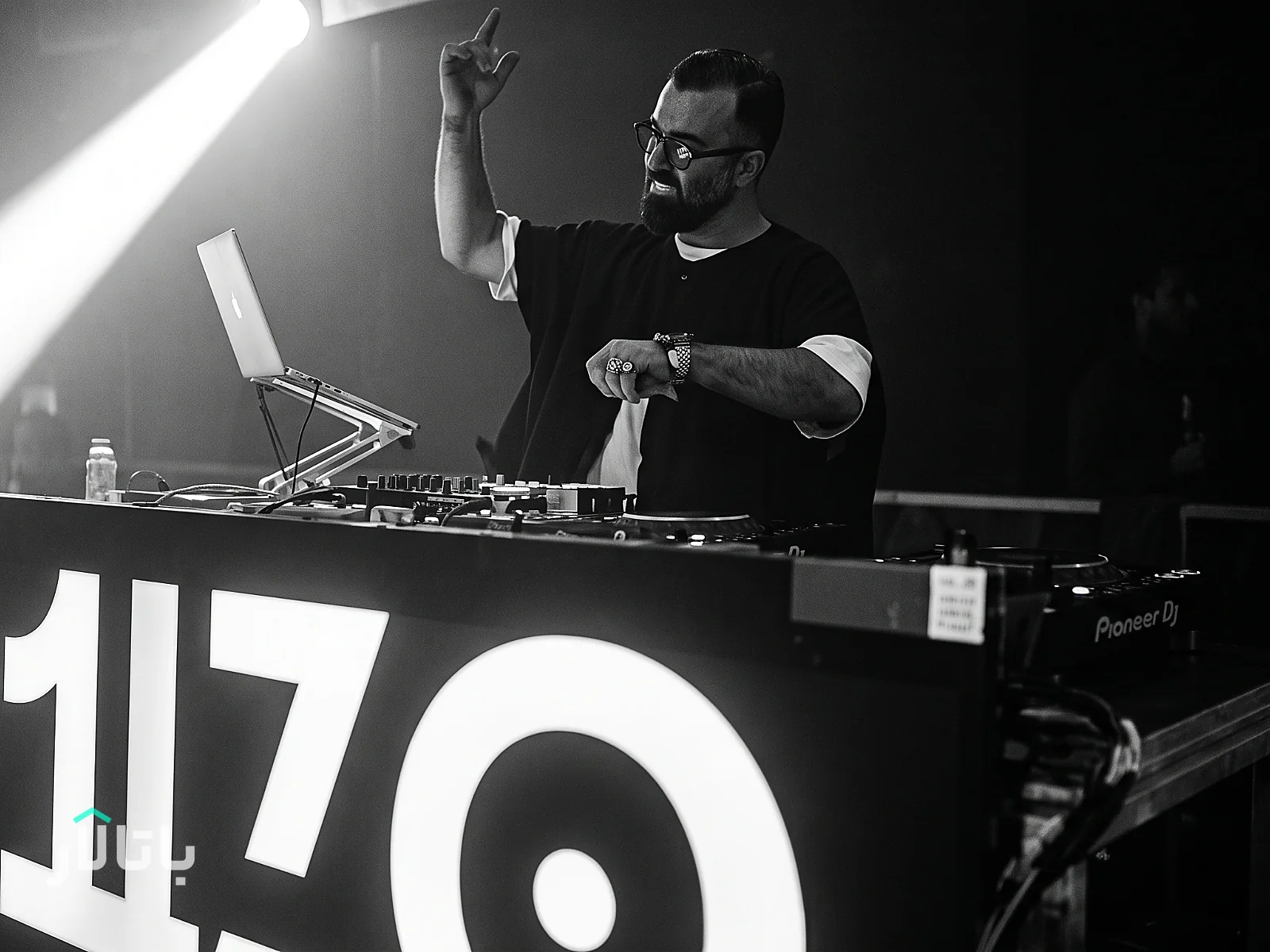 dj alizo