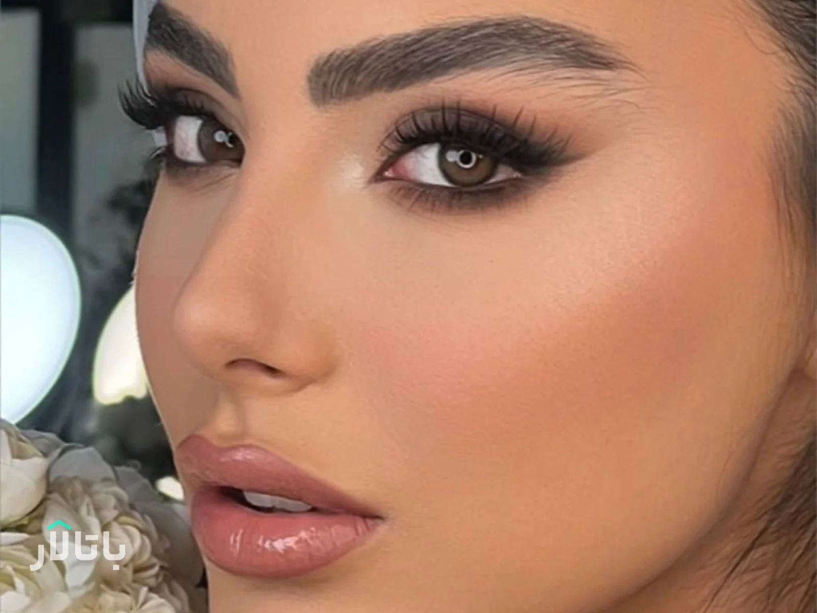 نمونه کار میکاپ نیلوفر روشن